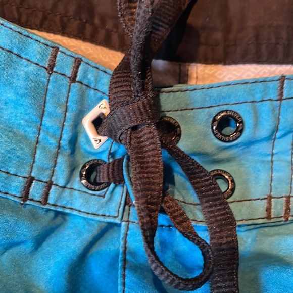 2/$20 EUC QUIKSILVER MEN’s Large boardshorts - Picture 4 of 6